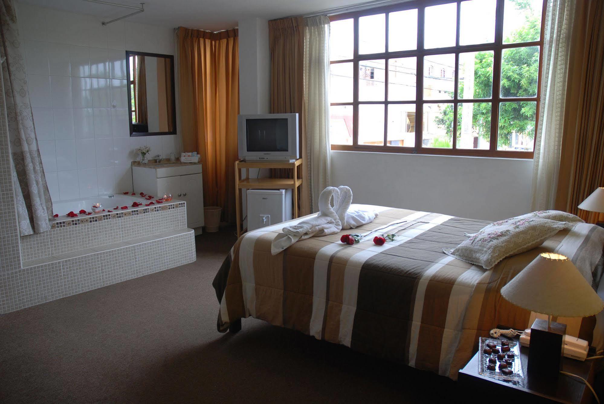 El Centurion Hotel Trujillo Eksteriør billede